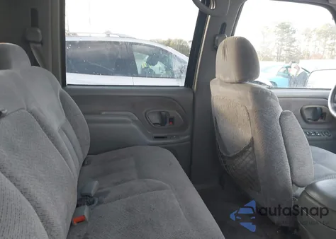 1999 Chevrolet Suburban 1500 Lt from USA, damaged, VIN 3GNEC16R0XG251560